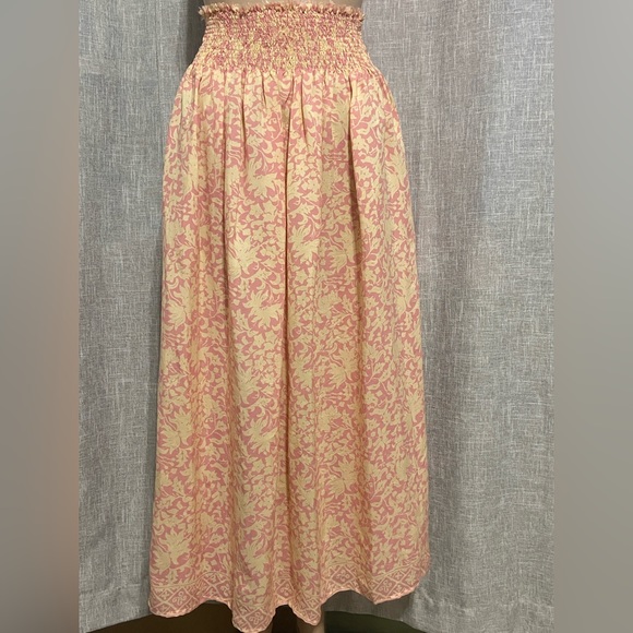 Natalie Martin Dresses & Skirts - New”NATALIE MARTIN Bella silk skirt floral-SMALL- in cream & light pink